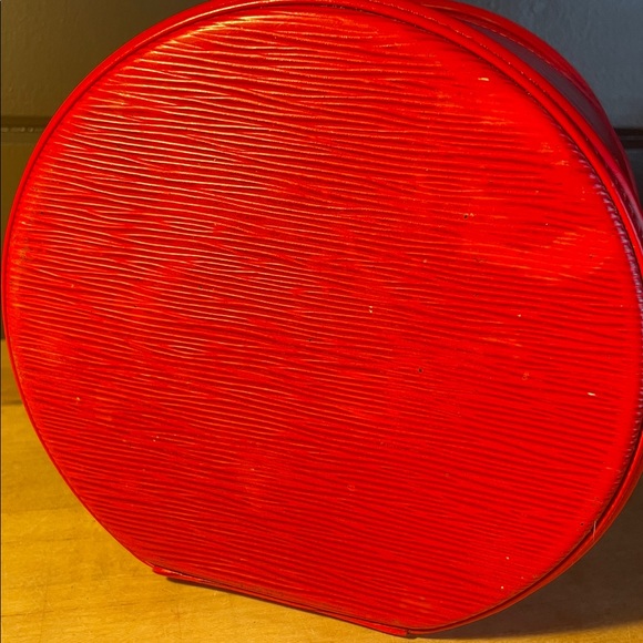 Louis Vuitton w/COA Cannes Red Epi Vanity Top Handle Bucket Bag! - Picture 8 of 13